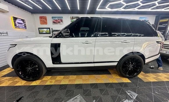 Buy Used Land Rover Range Rover Vogue White Car in Phnom Penh in Phnom Penh Buy Used Land Rover Range Rover Vogue White Car in Phnom Penh in Phnom Penh