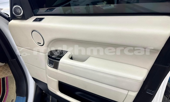 Buy Used Land Rover Range Rover Vogue White Car in Phnom Penh in Phnom Penh Buy Used Land Rover Range Rover Vogue White Car in Phnom Penh in Phnom Penh