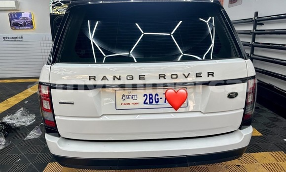 Buy Used Land Rover Range Rover Vogue White Car in Phnom Penh in Phnom Penh Buy Used Land Rover Range Rover Vogue White Car in Phnom Penh in Phnom Penh