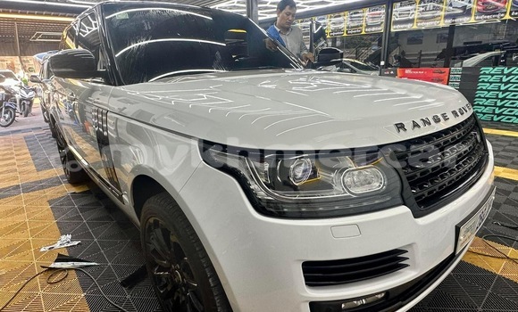 Buy Used Land Rover Range Rover Vogue White Car in Phnom Penh in Phnom Penh Buy Used Land Rover Range Rover Vogue White Car in Phnom Penh in Phnom Penh