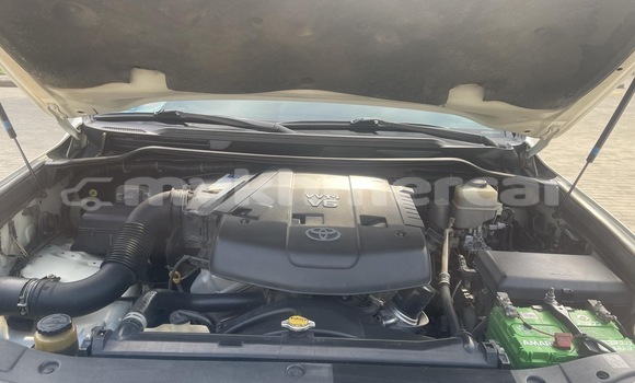 Buy Used Toyota Land Cruiser White Car in Phnom Penh in Phnom Penh Buy Used Toyota Land Cruiser White Car in Phnom Penh in Phnom Penh