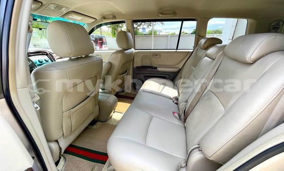 Buy Used Toyota Highlander Other Car in Battambang in Battambang Province Buy Used Toyota Highlander Other Car in Battambang in Battambang Province