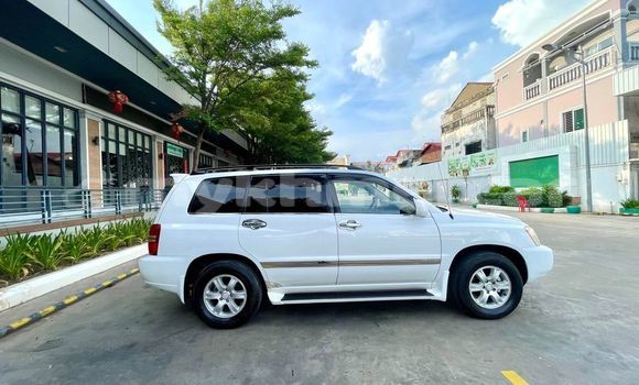 Buy Used Toyota Highlander White Car in Bavet in Svay Rieng Province Buy Used Toyota Highlander White Car in Bavet in Svay Rieng Province