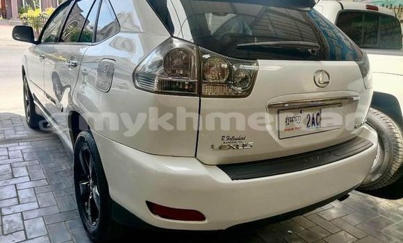 Buy Used Lexus RX 300 White Car in Bavet in Svay Rieng Province Buy Used Lexus RX 300 White Car in Bavet in Svay Rieng Province