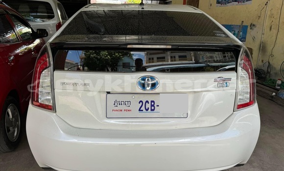 Buy Used Toyota Prius White Car in Phnom Penh in Phnom Penh Buy Used Toyota Prius White Car in Phnom Penh in Phnom Penh
