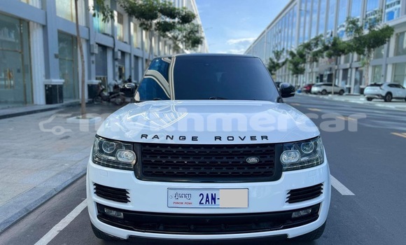 Buy Used Land Rover Range Rover Vogue White Car in Phnom Penh in Phnom Penh
