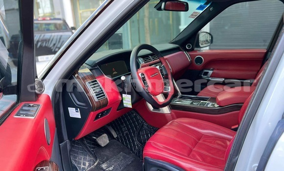 Buy Used Land Rover Range Rover Vogue White Car in Phnom Penh in Phnom Penh Buy Used Land Rover Range Rover Vogue White Car in Phnom Penh in Phnom Penh