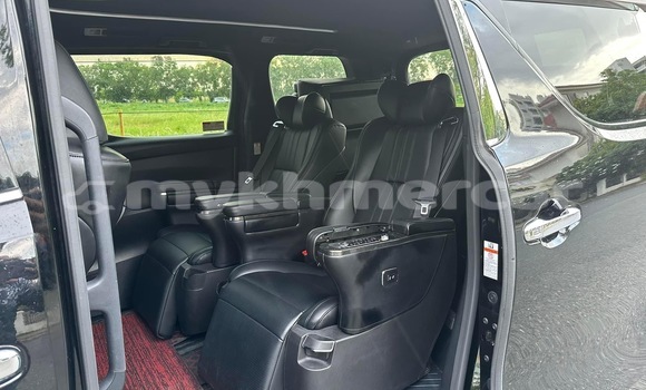 Buy Used Toyota Alphard Black Car in Phnom Penh in Phnom Penh Buy Used Toyota Alphard Black Car in Phnom Penh in Phnom Penh