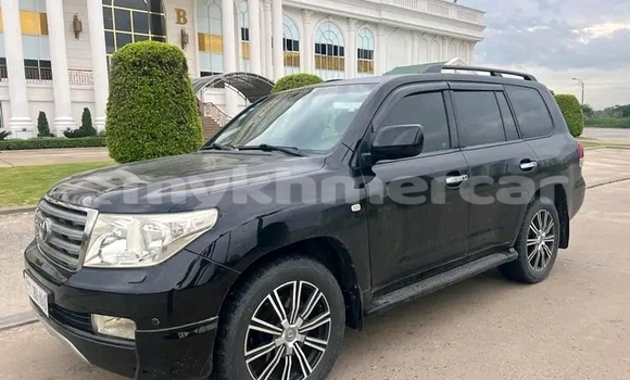 Acheter Occasion Voiture Toyota Land Cruiser Noir à Khŭm Sráng, Kampong Speu Province Acheter Occasion Voiture Toyota Land Cruiser Noir à Khŭm Sráng, Kampong Speu Province