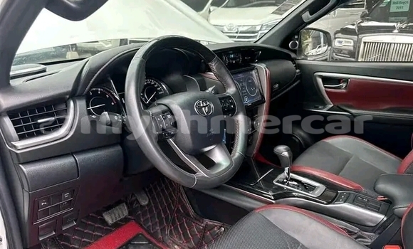 Acheter Occasion Voiture Toyota Fortuner Blanc à Amleang, Kampong Speu Province Acheter Occasion Voiture Toyota Fortuner Blanc à Amleang, Kampong Speu Province