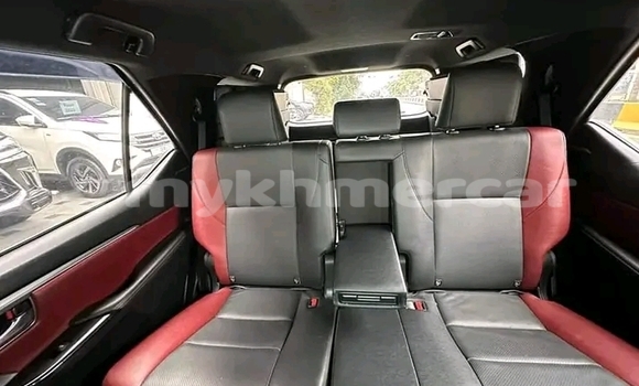 Acheter Occasion Voiture Toyota Fortuner Blanc à Amleang, Kampong Speu Province Acheter Occasion Voiture Toyota Fortuner Blanc à Amleang, Kampong Speu Province