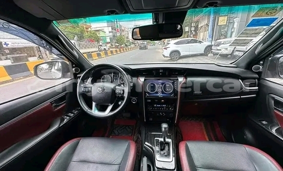 Acheter Occasion Voiture Toyota Fortuner Blanc à Amleang, Kampong Speu Province Acheter Occasion Voiture Toyota Fortuner Blanc à Amleang, Kampong Speu Province