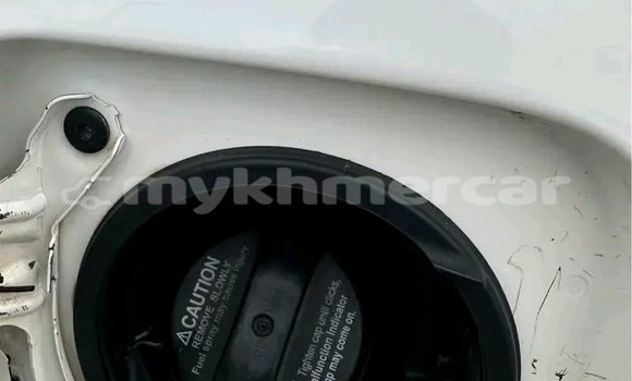 Acheter Occasion Voiture Lexus RX 330 Blanc à Bavet, Svay Rieng Province Acheter Occasion Voiture Lexus RX 330 Blanc à Bavet, Svay Rieng Province