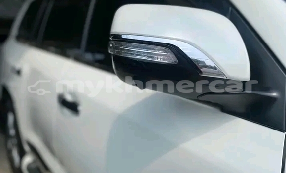 Acheter Occasion Voiture Toyota Land Cruiser Blanc à Dăm Thnăm, Kampot Province Acheter Occasion Voiture Toyota Land Cruiser Blanc à Dăm Thnăm, Kampot Province