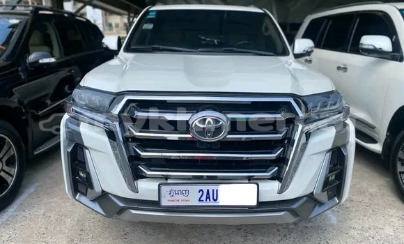 Acheter Occasion Voiture Toyota Land Cruiser Blanc à Dăm Thnăm, Kampot Province Acheter Occasion Voiture Toyota Land Cruiser Blanc à Dăm Thnăm, Kampot Province