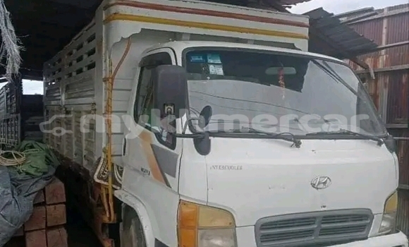 Buy Used Toyota Hilux White Car in Kampot in Kampot Province Buy Used Toyota Hilux White Car in Kampot in Kampot Province