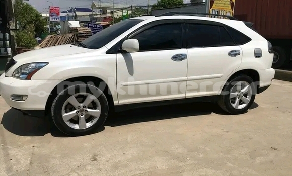 Buy Used Lexus RX 330 White Car in Chbar Mon in Kampong Speu Province Buy Used Lexus RX 330 White Car in Chbar Mon in Kampong Speu Province