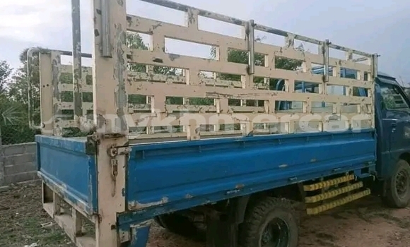 Buy Used Toyota Hiace Blue Car in Chbar Mon in Kampong Speu Province Buy Used Toyota Hiace Blue Car in Chbar Mon in Kampong Speu Province