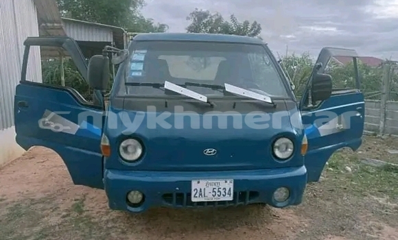 Buy Used Toyota Hiace Blue Car in Chbar Mon in Kampong Speu Province Buy Used Toyota Hiace Blue Car in Chbar Mon in Kampong Speu Province