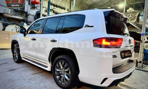 Buy Used Toyota Land Cruiser White Car in Chbar Mon in Kampong Speu Province Buy Used Toyota Land Cruiser White Car in Chbar Mon in Kampong Speu Province