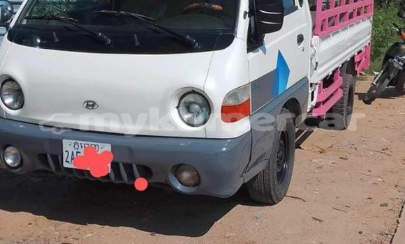 Acheter Occasion Voiture Hyundai Pony Blanc à Chbar Mon, Kampong Speu Province Acheter Occasion Voiture Hyundai Pony Blanc à Chbar Mon, Kampong Speu Province