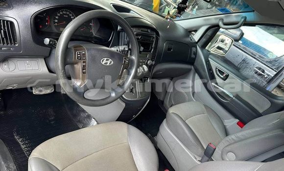 Acheter Occasion Voiture Hyundai Starex Blanc à Chbar Mon, Kampong Speu Province Acheter Occasion Voiture Hyundai Starex Blanc à Chbar Mon, Kampong Speu Province