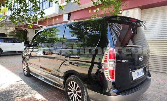 Acheter Occasion Voiture Hyundai Starex Noir à Bavet, Svay Rieng Province Acheter Occasion Voiture Hyundai Starex Noir à Bavet, Svay Rieng Province