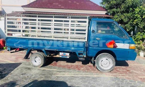 Acheter Occasion Voiture Hyundai Pony Bleu à Bavet, Svay Rieng Province Acheter Occasion Voiture Hyundai Pony Bleu à Bavet, Svay Rieng Province