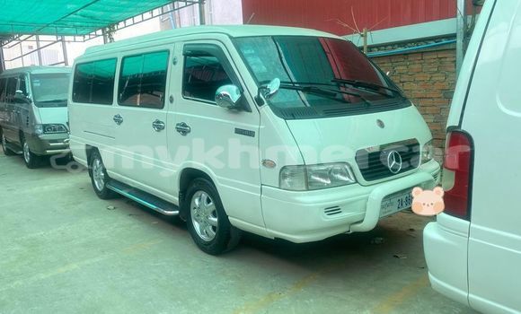 Acheter Occasion Voiture Toyota Aygo Blanc à Chbar Mon, Kampong Speu Province Acheter Occasion Voiture Toyota Aygo Blanc à Chbar Mon, Kampong Speu Province