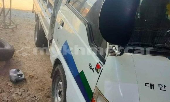 Acheter Occasion Voiture Hyundai H1 Blanc à Chbar Mon, Kampong Speu Province Acheter Occasion Voiture Hyundai H1 Blanc à Chbar Mon, Kampong Speu Province