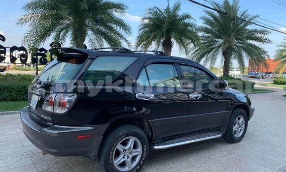 Acheter Occasion Voiture Lexus RX 300 Noir à Chbar Mon, Kampong Speu Province Acheter Occasion Voiture Lexus RX 300 Noir à Chbar Mon, Kampong Speu Province