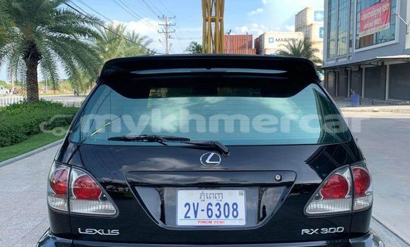Acheter Occasion Voiture Lexus RX 300 Noir à Chbar Mon, Kampong Speu Province Acheter Occasion Voiture Lexus RX 300 Noir à Chbar Mon, Kampong Speu Province