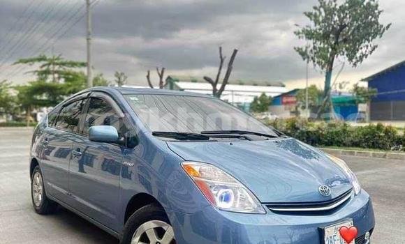 Acheter Occasion Voiture Toyota Prius Bleu à Chbar Mon, Kampong Speu Province Acheter Occasion Voiture Toyota Prius Bleu à Chbar Mon, Kampong Speu Province