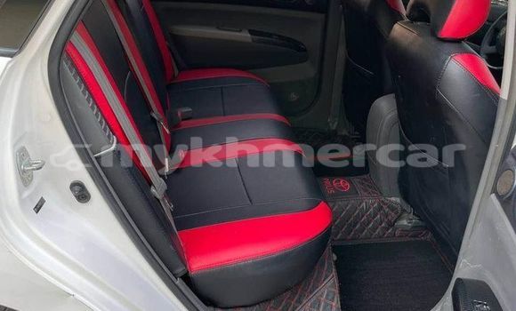 Acheter Occasion Voiture Toyota Prius Blanc à Chbar Mon, Kampong Speu Province Acheter Occasion Voiture Toyota Prius Blanc à Chbar Mon, Kampong Speu Province