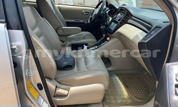 Acheter Occasion Voiture Toyota Highlander Autre à Chbar Mon, Kampong Speu Province Acheter Occasion Voiture Toyota Highlander Autre à Chbar Mon, Kampong Speu Province