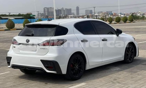 Buy Used Lexus CT White Car in Chbar Mon in Kampong Speu Province Buy Used Lexus CT White Car in Chbar Mon in Kampong Speu Province