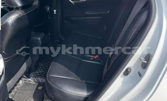 Buy Used Lexus CT White Car in Banlung in Ratanakiri Province Buy Used Lexus CT White Car in Banlung in Ratanakiri Province