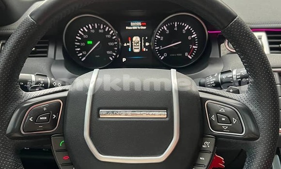 Buy Used Range Rover Evoque White Car in Bavet in Svay Rieng Province Buy Used Range Rover Evoque White Car in Bavet in Svay Rieng Province