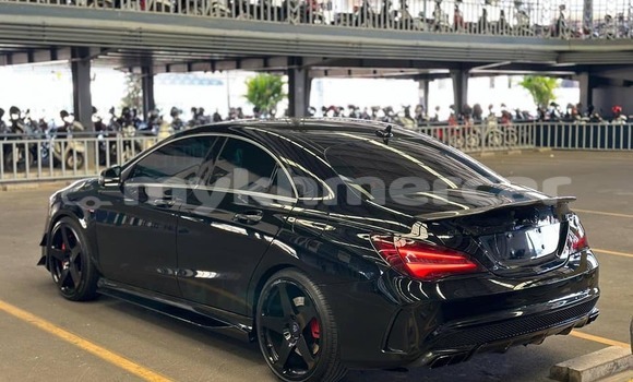 Buy Used Mercedes-Benz C–Class Black Car in Chbar Mon in Kampong Speu Province Buy Used Mercedes-Benz C–Class Black Car in Chbar Mon in Kampong Speu Province