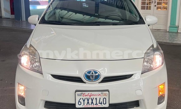 Buy Used Toyota Prius White Car in Cheom Ksan in Preah Vihear Province Buy Used Toyota Prius White Car in Cheom Ksan in Preah Vihear Province
