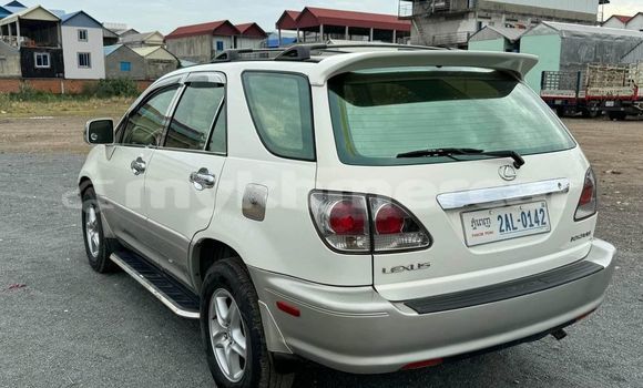 Buy Used Lexus RX 300 White Car in Bavet in Svay Rieng Province Buy Used Lexus RX 300 White Car in Bavet in Svay Rieng Province