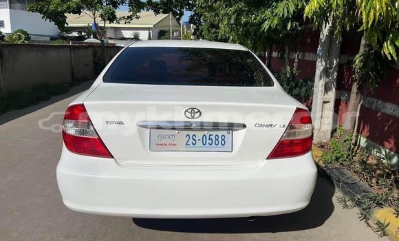 Buy Used Lexus ES White Car in Cheom Ksan in Preah Vihear Province Buy Used Lexus ES White Car in Cheom Ksan in Preah Vihear Province