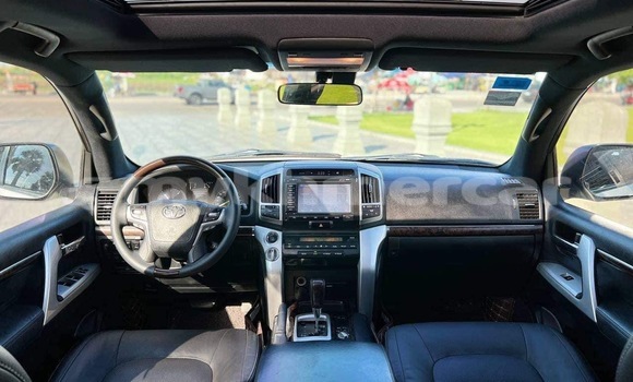 Buy Used Toyota Land Cruiser White Car in Phnom Penh in Phnom Penh Buy Used Toyota Land Cruiser White Car in Phnom Penh in Phnom Penh