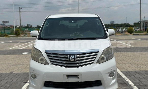 Buy Used Toyota Alphard White Car in Phnom Penh in Phnom Penh