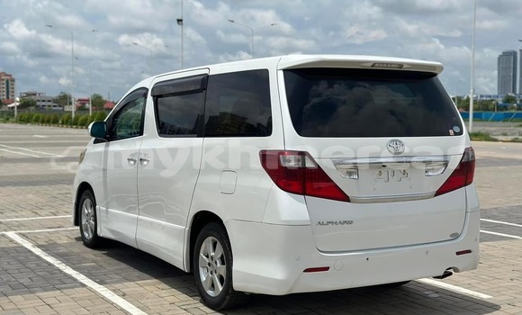 Buy Used Toyota Alphard White Car in Phnom Penh in Phnom Penh Buy Used Toyota Alphard White Car in Phnom Penh in Phnom Penh