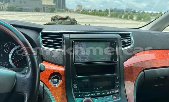 Buy Used Toyota Alphard White Car in Phnom Penh in Phnom Penh Buy Used Toyota Alphard White Car in Phnom Penh in Phnom Penh