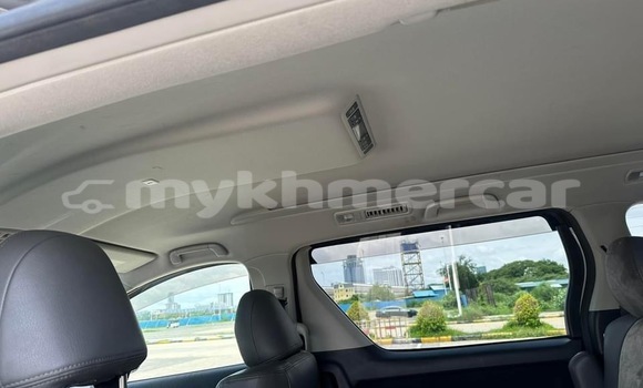 Buy Used Toyota Alphard White Car in Phnom Penh in Phnom Penh Buy Used Toyota Alphard White Car in Phnom Penh in Phnom Penh