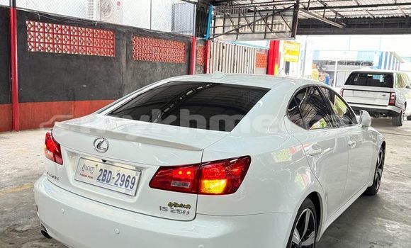 Buy Used Lexus IS White Car in Chbar Mon in Kampong Speu Province