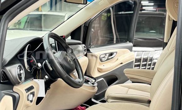 ទិញ បានប្រើ Mercedes-Benz V-klasse Black ឡាន} ក្នុង Chbar Mon ក្នុង Kampong Speu Province ទិញ បានប្រើ Mercedes-Benz V-klasse Black ឡាន} ក្នុង Chbar Mon ក្នុង Kampong Speu Province