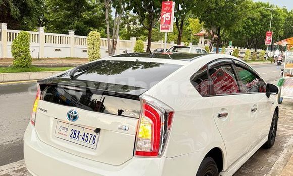 ទិញ បានប្រើ Toyota Prius White ឡាន} ក្នុង Phnom Penh ក្នុង Phnom Penh ទិញ បានប្រើ Toyota Prius White ឡាន} ក្នុង Phnom Penh ក្នុង Phnom Penh